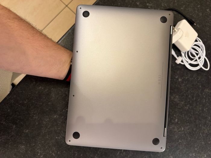 2022 M2 Chip MacBook PRO Retina display Mint condition
