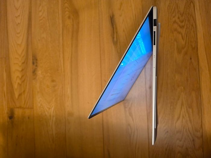 Asus Zenbook S 16 Oled Touchscreen Ryzen Ai 9 32GB RAM 1tb SSD