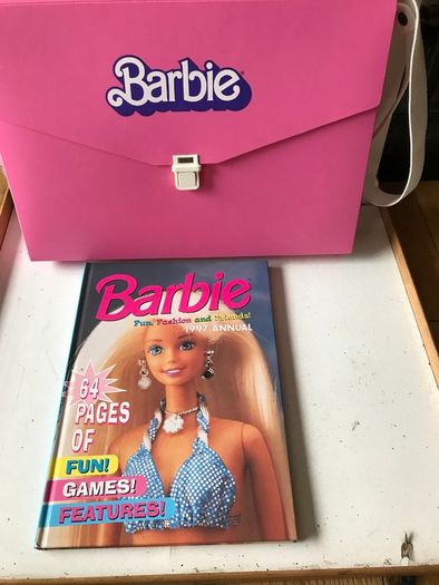 Vintage Barbie Annual & Carry case
