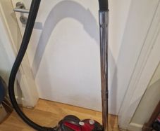 Bagless Vacuum cleaner ESSENTIALS
