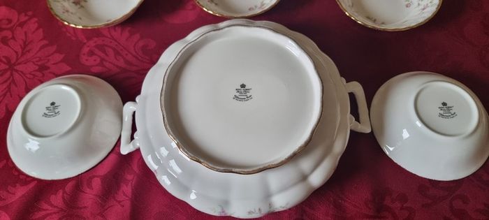 9 Piece Royal Albert Victoriana Rose Bone China Gold Gilt Lidded Tureen And Soup Bowls Set Made In England