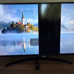 LG 50 inch TV 50UM7450PLA - black strip on the screen