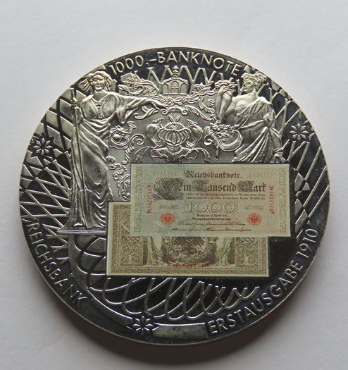 Antique German banknotes & commemorative bank note coins in wood case
