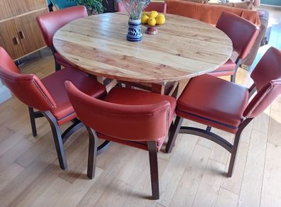 Round dining table 300 and vintage chairs 280