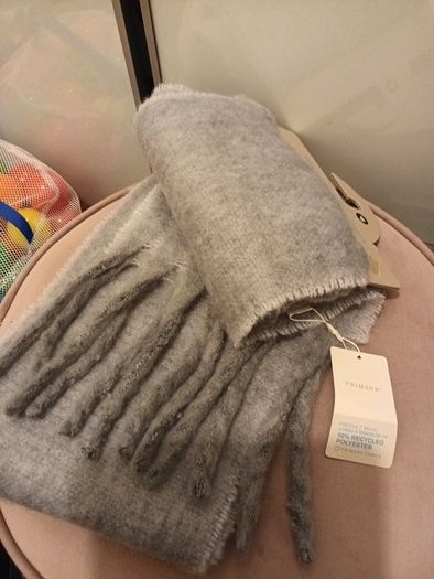 Grey cosy scarf