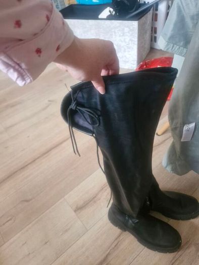 Thigh boots