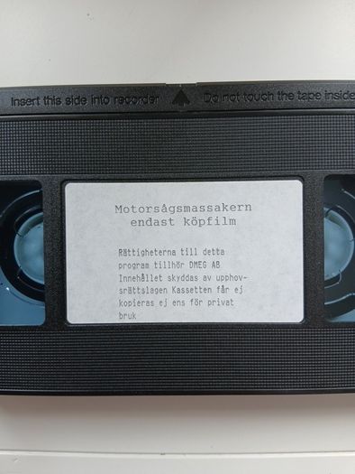 The Texas Chainsaw Massacre 1974 Film. English With Subtitles (Rare Scope Version) Letterbox Black Bars.