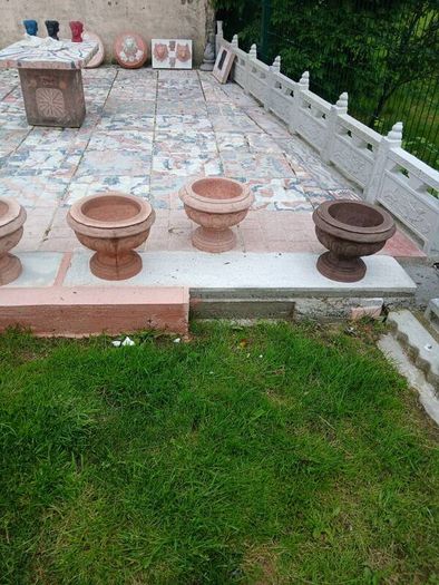 Flower pots