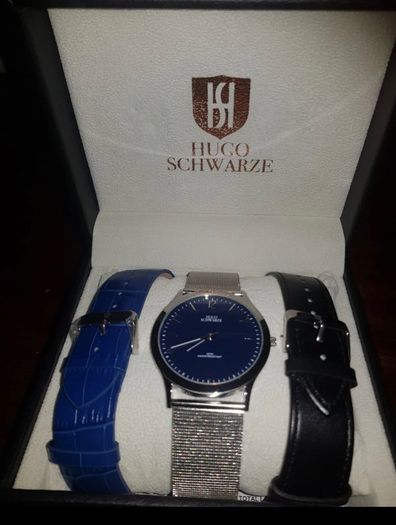New Hugo Schwarze watch with interchangeable straps