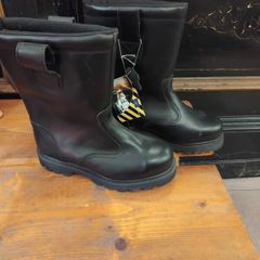 Size 7 Steel Toe boots new
