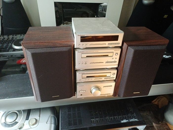 Technics cd, tuner and cassette player