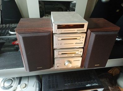 Technics cd, tuner and cassette player