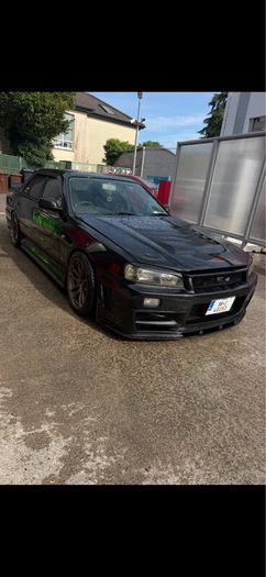 R34 4 door