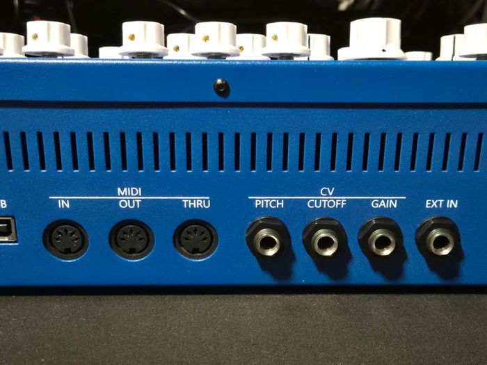 GS Music E7 Analog Poly Synth (Free Shipping)