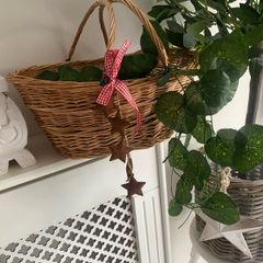 ShabbyChic Vintage French Bashet with Stars and Greenery FREE Duck with Purchase has been repaired by is perfect to use and is FREE!!