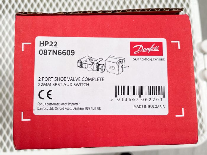 Danfoss HP22 087N6609 motorised valve, complete in original box.