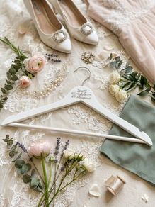 Elevate the Morning-of Details with This Elegant Bridesmaid Hanger