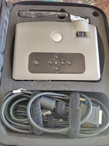 (needs new bulb) dell projector