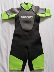 Kids wet suit