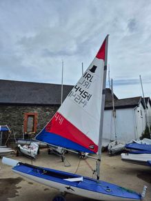 sailing dinghy