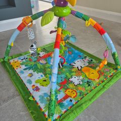 Fisher-Price Rainforest GXC35 Baby Crawling Blanket with Play Arch, Jungle Play Mat with Music and Light