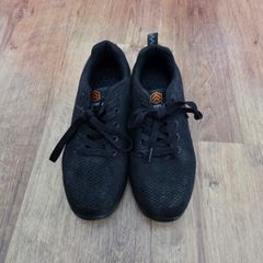 Steel toe shoes