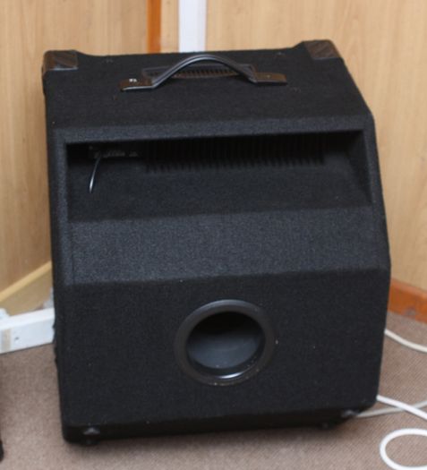 Hartke Kickback 1200 15" bass combo