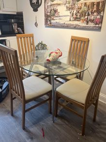 Glass opt table & 4 chairs