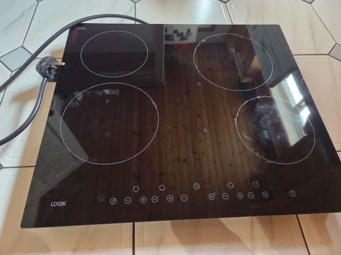 Logik ceramic hob