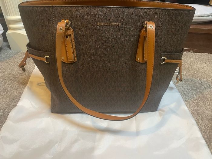 Michael Michael Kors/ Voyager Medium Logo Tote Bag