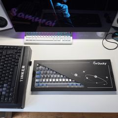 Ducky project d tinker 75 + keycaps