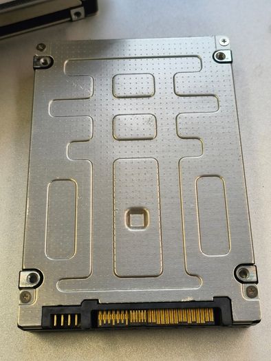 Ibm Toshiba 1.92tb 2.5" 12gbps Sas Ssd Disk Model: Px05srb192 Fru: 01ej598