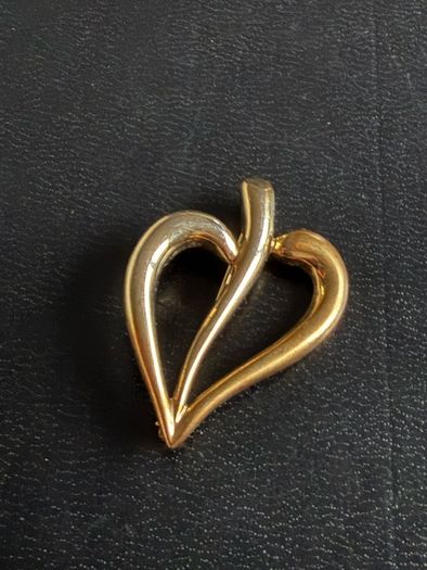 Avon brooch