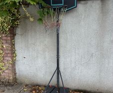 Basketball hoop