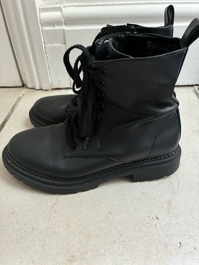 Woman boots