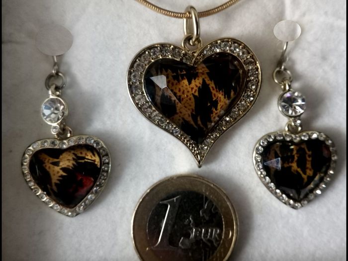 Incredible ABSOLUTE Irish Designed Rose Gold Plated with Crystal Surround Heart Shaped Black And Gold Flame Effect Necklace and Ear-rings Gift Set