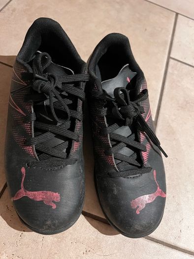 Puma kids football boots UK 2