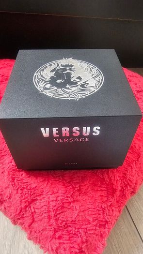 Brand New GENUINE  Versace Women's Watch - Luxury Gold Edition (Unwanted Gift)