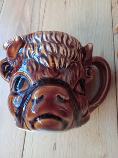 Vintage Jersey Bull Creamers  ( An Tseapain Tir A Dheanta )
