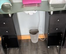 Nail Table With glass top and extractor