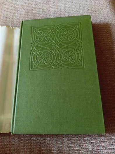 1972 1st Edition. The Gems She Wore: A Book of Irish Places. James Plunkett. Vintage. Ireland.