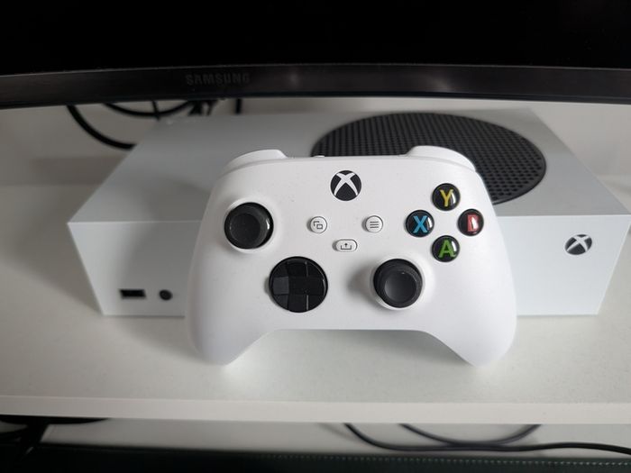Xbox Series S Console + Official Wireless Controller | As New