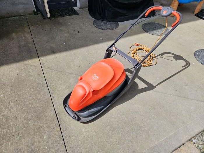 Flymo Easi Glide 330