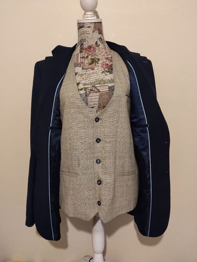 Benetti 3 Piece Tailored Navy Blue wool blend Suit