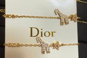 Giraffe necklace and bracelet