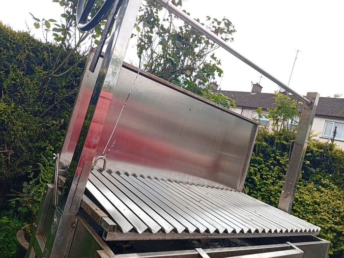 large catering barbeque Ideal for the summer can cook a lot of food at the same time