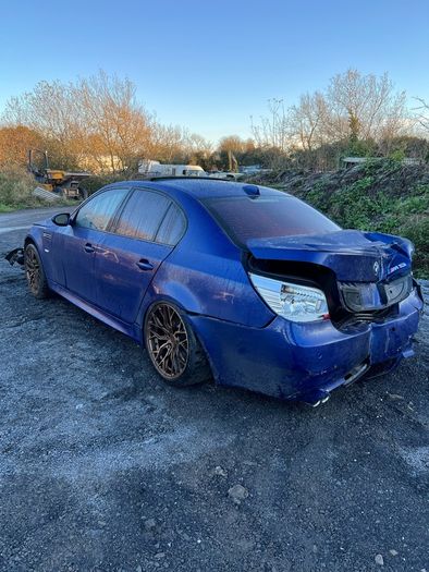 Breaking bmw m5 e60 5 series 2006 v10 5.0 s85b50