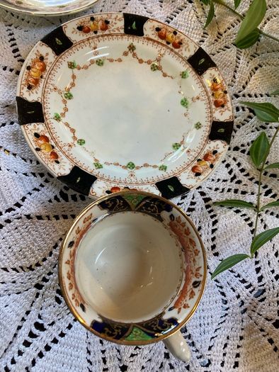 Vintage tea trio