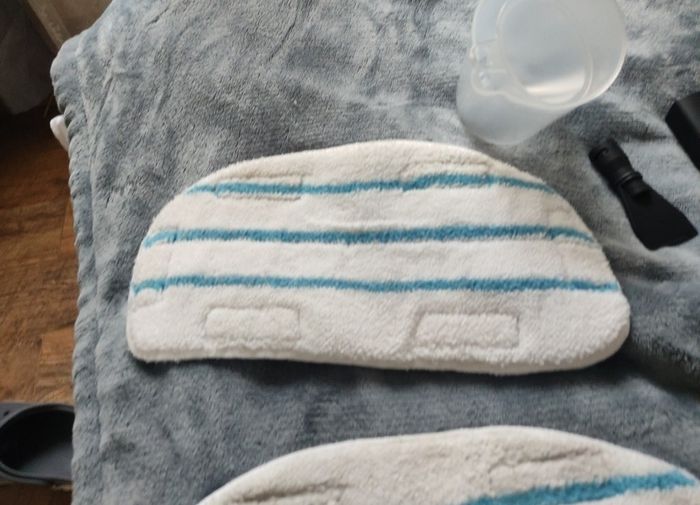 Salter Steam Cleaner from Tesco - 2 extra microfibre pads plus many accessories
