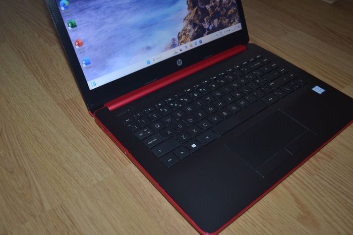 HP Core i5 DDR4 Laptop with HDMI + Microsoft Office